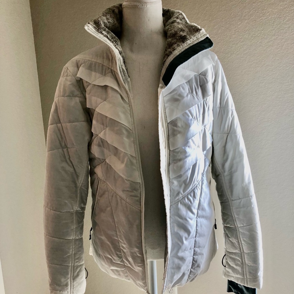 Columbia Stylish White Insulated Puffer Jacket